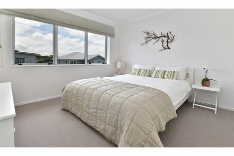 Photo of property in 6 Onekura Street, Red Beach, 0932