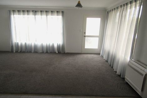 Photo of property in 21 Salford Avenue, Redwood, Christchurch, 8051