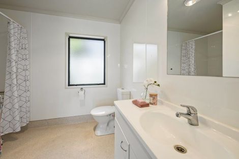 Photo of property in 15 Frame Place, Owhata, Rotorua, 3010