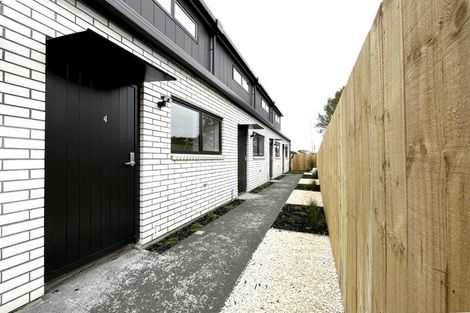 Photo of property in 4/12 Enderby Drive, Te Atatu Peninsula, Auckland, 0610