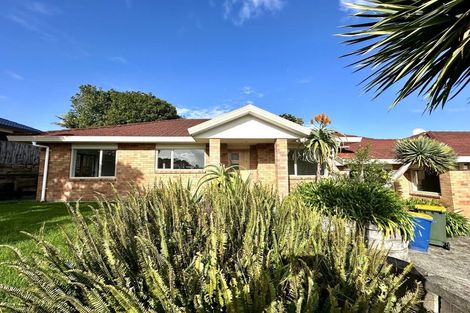 Photo of property in 3 Chesterton Terrace, Henderson, Auckland, 0612