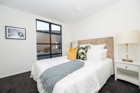 Photo of property in 2/35 Gracefield Avenue, Christchurch Central, Christchurch, 8013