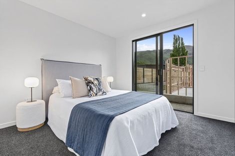 Photo of property in 10 Kamana Rise, Wanaka, 9382