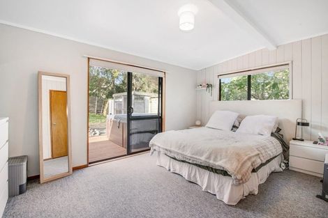 Photo of property in 2 Hand Road, Helensville, 0800