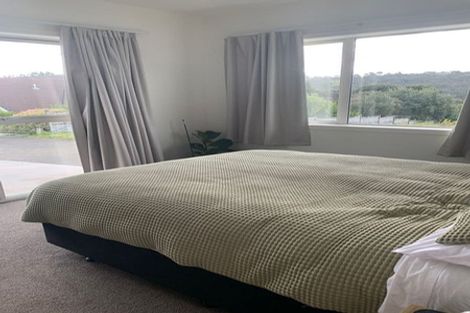 Photo of property in 9a Kerema Way, Schnapper Rock, Auckland, 0632