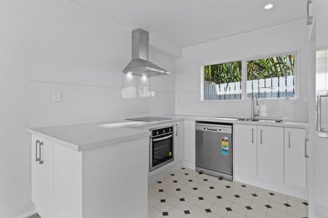 Photo of property in 130h Lakeside Drive, Orewa, 0931