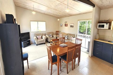 Photo of property in 102 Sands Crescent, Matarangi, Whitianga, 3592