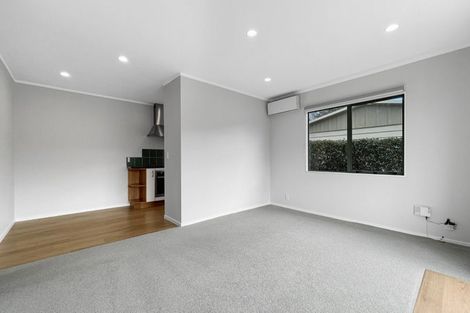 Photo of property in 60 Zefiro Drive, Massey, Auckland, 0614