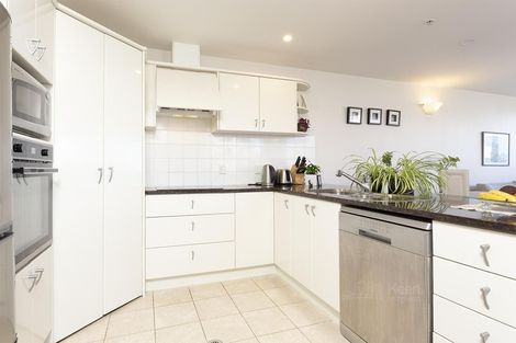 Photo of property in Mon Desir Apartments, 5/175g Hurstmere Road, Takapuna, Auckland, 0622