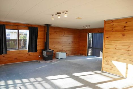 Photo of property in 2/25 Inwoods Road, Parklands, Christchurch, 8083