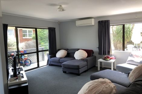 Photo of property in 13 Craigbank Avenue, New Lynn, Auckland, 0600