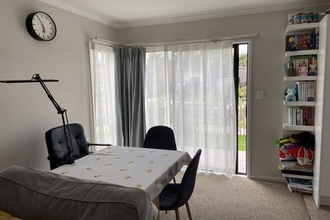 Photo of property in 12 Honour Road, Papakura, 2110
