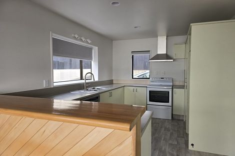 Photo of property in 2/17 Belleview Terrace, Mount Pleasant, Christchurch, 8081