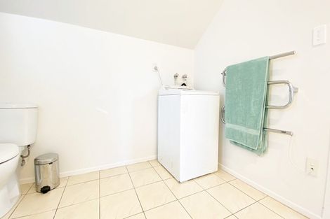 Photo of property in 2 Brassey Road, Birkenhead, Auckland, 0626