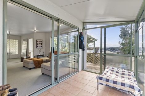 Photo of property in 11 Mannikin Place, Unsworth Heights, Auckland, 0632