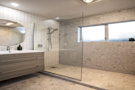 Photo of property in 1/18a Sherwood Avenue, Te Atatu South, Auckland, 0610