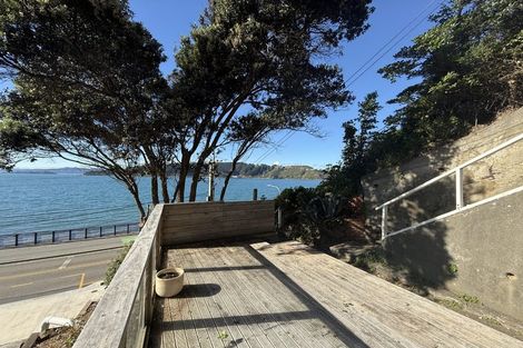 Photo of property in 2/136 Evans Bay Parade, Roseneath, Wellington, 6021