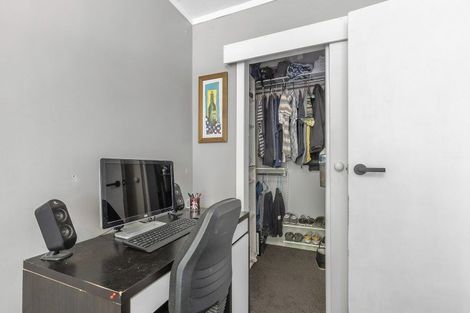 Photo of property in 1/40 Salford Street, Newlands, Wellington, 6037