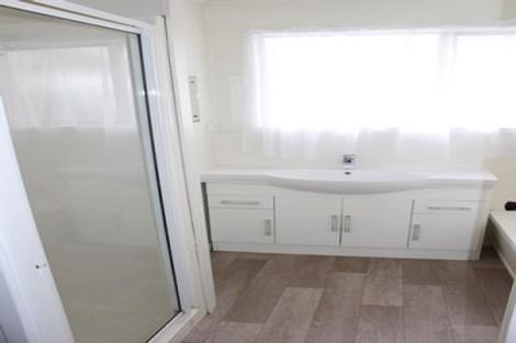 Photo of property in 44 Hyperion Drive, Randwick Park, Auckland, 2105