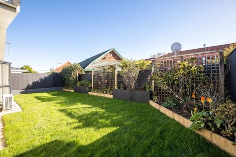 Photo of property in 1 Mangorei Road, Merrilands, New Plymouth, 4312