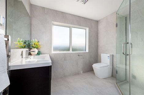 Photo of property in 42 San Prospero Crescent, Henderson, Auckland, 0612