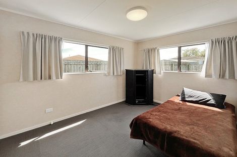Photo of property in 26 Cumberland Place, Kelvin Grove, Palmerston North, 4414