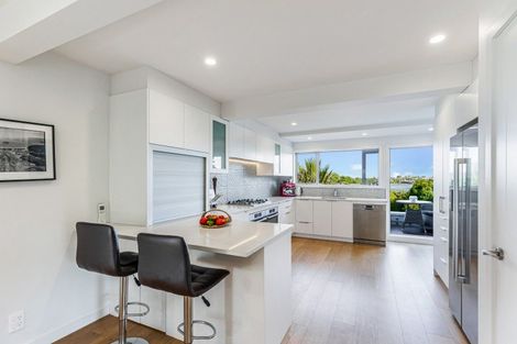 Photo of property in 18a Sylvan Park Avenue, Milford, Auckland, 0620