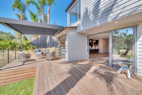Photo of property in 1a Lyons Avenue, Murrays Bay, Auckland, 0630