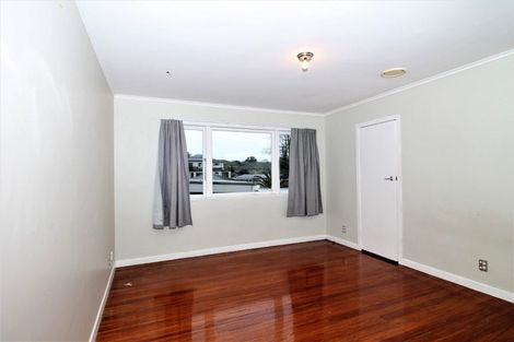 Photo of property in 1 Wattle Road, Sunnyvale, Auckland, 0612