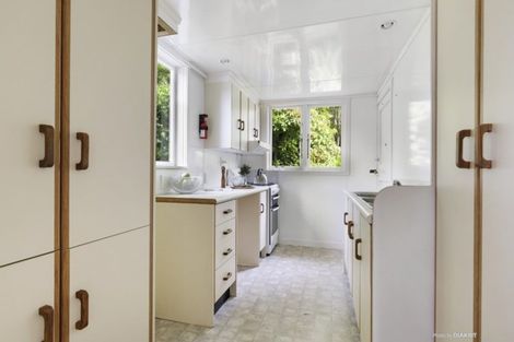 Photo of property in 11 Norfolk Street, Northland, Wellington, 6012