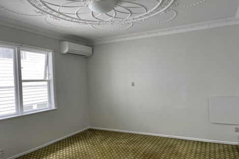 Photo of property in 92 Nairn Street, Mount Cook, Wellington, 6011