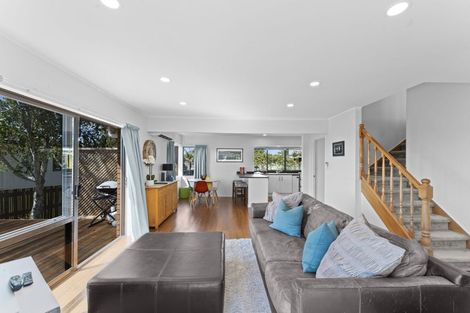 Photo of property in 74b Bradbury Road, Botany Downs, Auckland, 2010