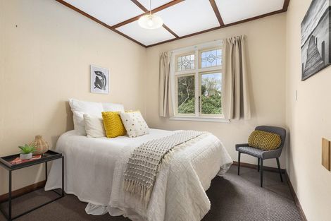 Photo of property in 16 Tawa Terrace, Tawa, Wellington, 5028