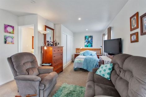 Photo of property in 62 Farquhars Road, Redwood, Christchurch, 8051