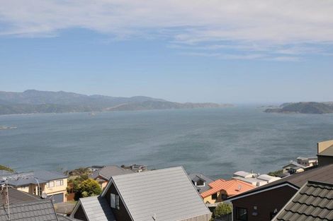 Photo of property in 12 Sunhaven Drive, Newlands, Wellington, 6037