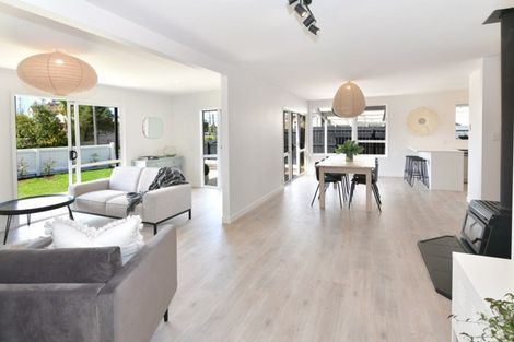 Photo of property in 7 Doment Crescent, Orewa, 0931