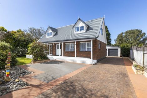 Photo of property in 10 Elder Grove, Whalers Gate, New Plymouth, 4310