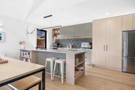 Photo of property in 52 Spur Ridge Rise, Jacks Point, 9371