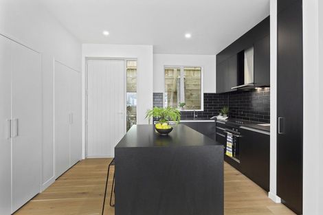 Photo of property in 30u7 Pirie Street, Mount Victoria, Wellington, 6011
