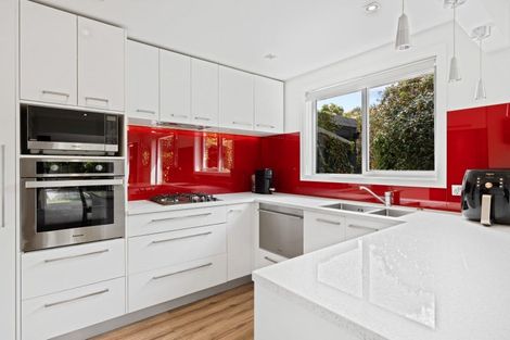 Photo of property in 52 Crofton Road, Harewood, Christchurch, 8051