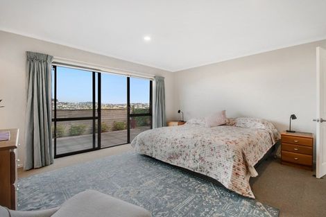 Photo of property in 16 Seamount Drive, Red Beach, 0932