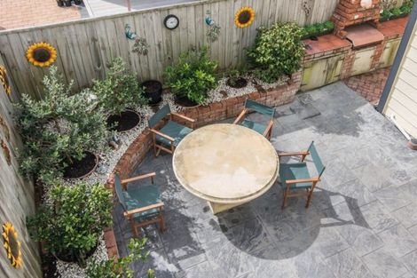 Photo of property in 6 Rua Street, Lyall Bay, Wellington, 6022