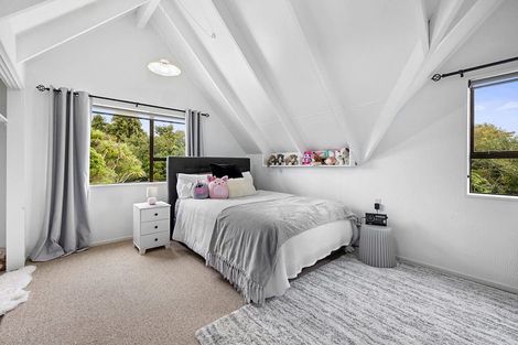 Photo of property in 14 Winstone Place, Highlands Park, New Plymouth, 4312