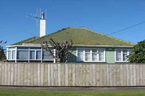 Photo of property in 30 Goldsmith Crescent, Levin, 5510