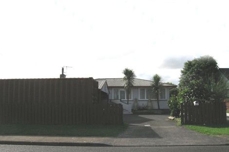 Photo of property in 1/1 Stokes Avenue, Te Atatu Peninsula, Auckland, 0610