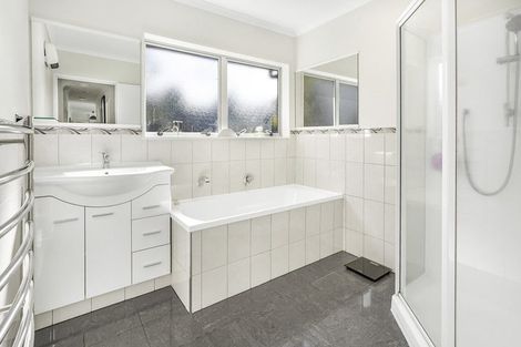 Photo of property in 35 Balfour Crescent, Riverlea, Hamilton, 3216