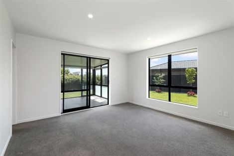 Photo of property in 16 Kilkivan Lane, Broomfield, Christchurch, 8042