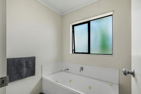 Photo of property in 2 Finchley Place, Hamilton East, Hamilton, 3216