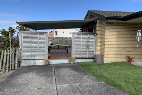 Photo of property in 9 Meharg Place, Fairview Heights, Auckland, 0632