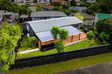 Photo of property in 20 Crosby Road, West Harbour, Auckland, 0618